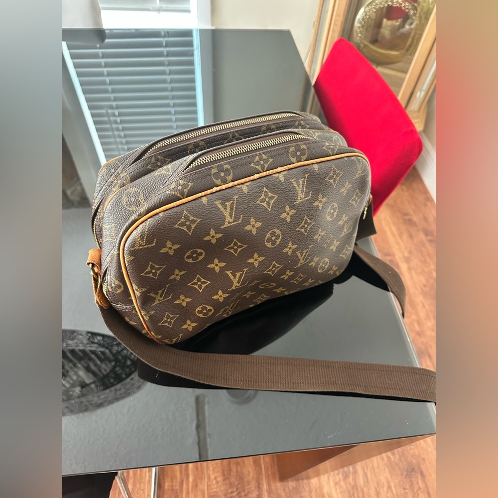 Louis Vuitton Reporter